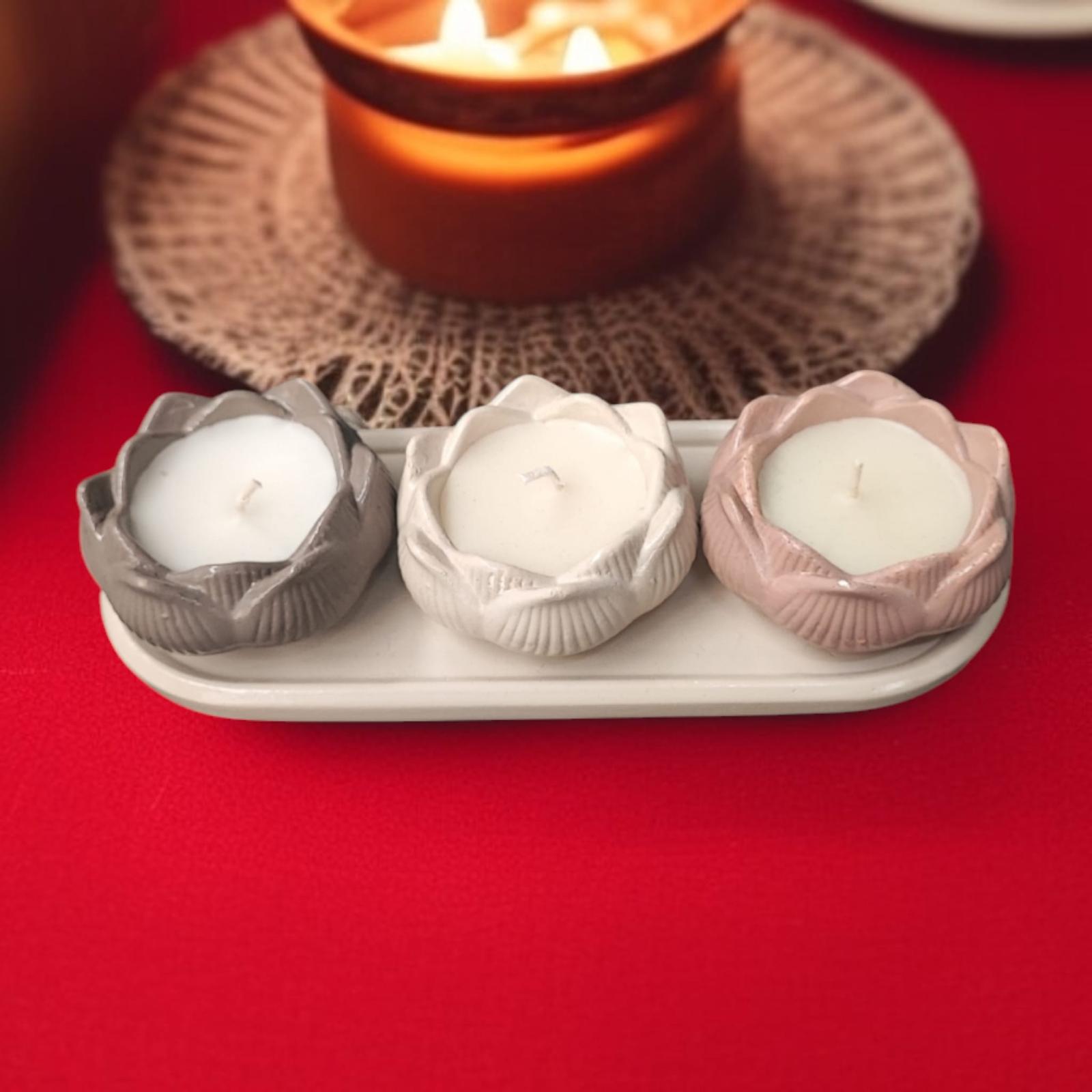 Taş Lotus Çiçeğinde Dörtlü Set